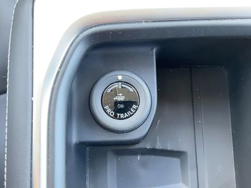 Used 2026 Ford Expedition Max Platinum AWD/4WD image 34