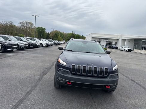 Used 2014 Jeep Cherokee Trailhawk AWD/4WD image 2