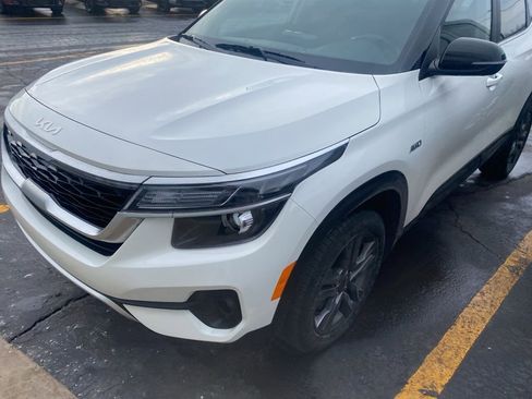 Used 2023 Kia Seltos S w/ Navigation Package image 3