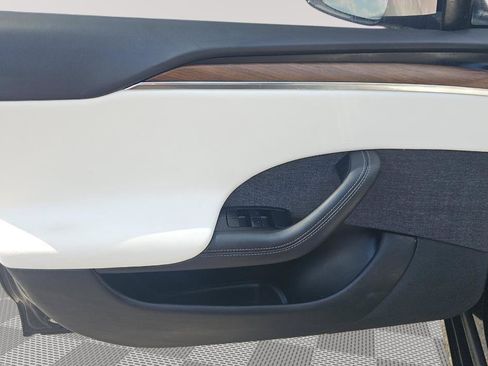 Used 2022 Tesla Model S AWD/4WD image 12