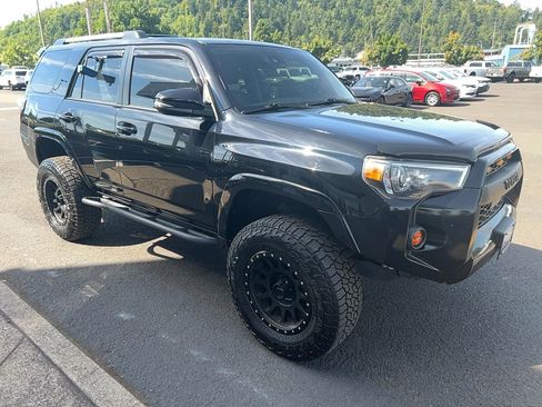 Used 2021 Toyota 4Runner SR5 Premium AWD/4WD image 3