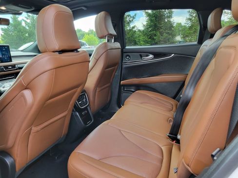 Used 2023 Lincoln Nautilus Reserve w/ Luxury Package AWD/4WD image 25
