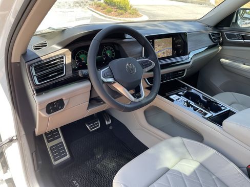New 2026 Volkswagen Atlas SEL Premium R-Line AWD/4WD image 16