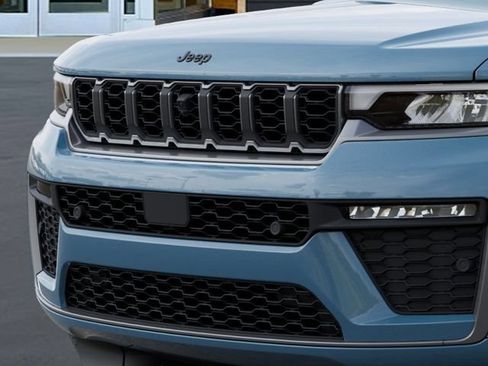 New 2026 Jeep Grand Cherokee L Limited AWD/4WD image 11