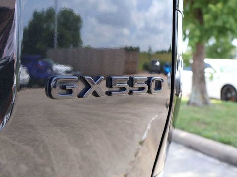 Used 2025 Lexus GX 550 w/ Accessory Package (2T) AWD/4WD image 7