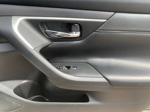 Used 2016 Nissan Altima 2.5 SL w/ Moonroof Package FWD image 18
