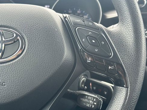 Used 2021 Toyota C-HR LE FWD image 19
