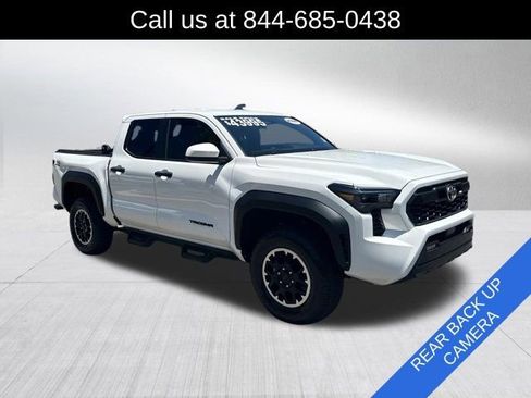Used 2024 Toyota Tacoma TRD Off-Road AWD/4WD image 3
