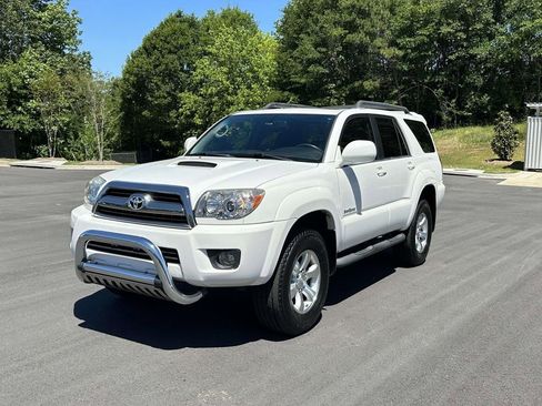 Used 2008 Toyota 4Runner SR5 RWD image 3