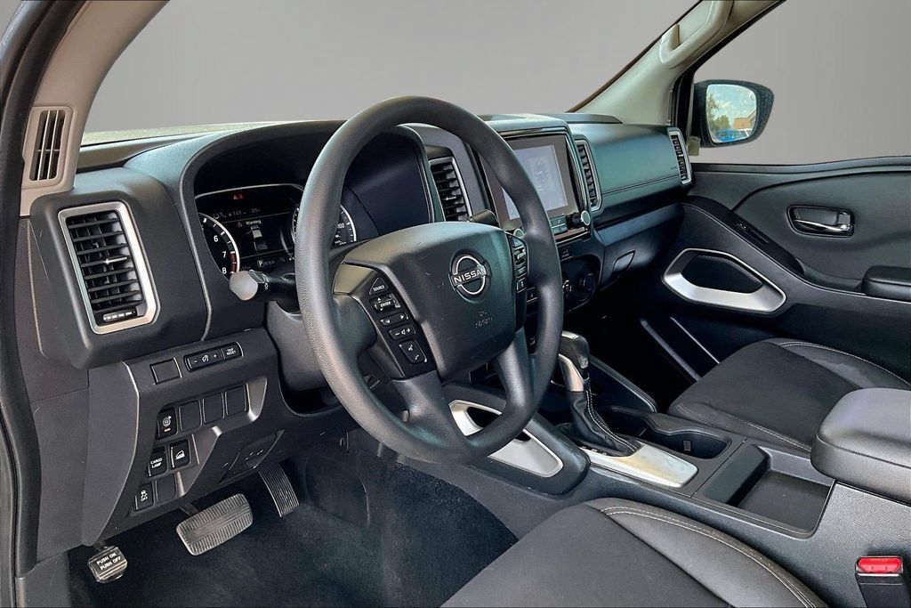 Used 2024 Nissan Frontier SV w/ Technology Package AWD/4WD image 18