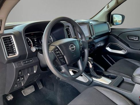 Used 2024 Nissan Frontier SV w/ Technology Package AWD/4WD image 18