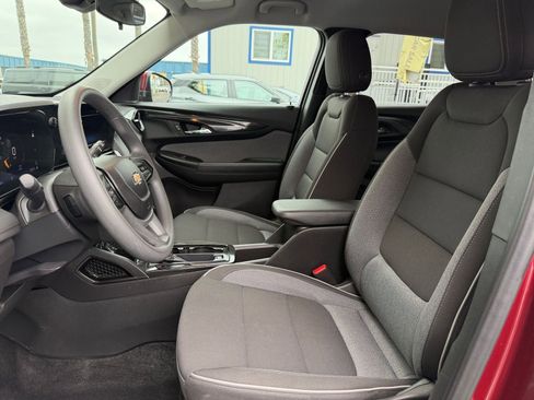 Used 2025 Chevrolet TrailBlazer LT image 24