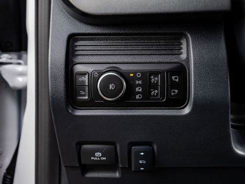 Used 2026 Ford F450 Platinum w/ FX4 Off-Road Package image 21