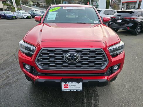 Certified 2021 Toyota Tacoma TRD Off-Road image 2