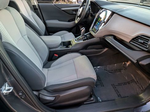 Used 2025 Subaru Outback Premium image 34