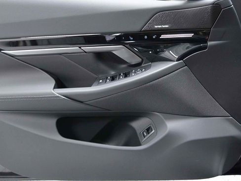 Certified 2024 BMW 530i w/ Convenience Package image 6