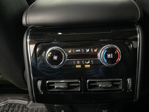 Used 2024 Lincoln Aviator AWD w/ Premium Package image 36