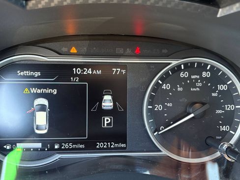 Used 2025 Nissan Versa SV FWD image 38