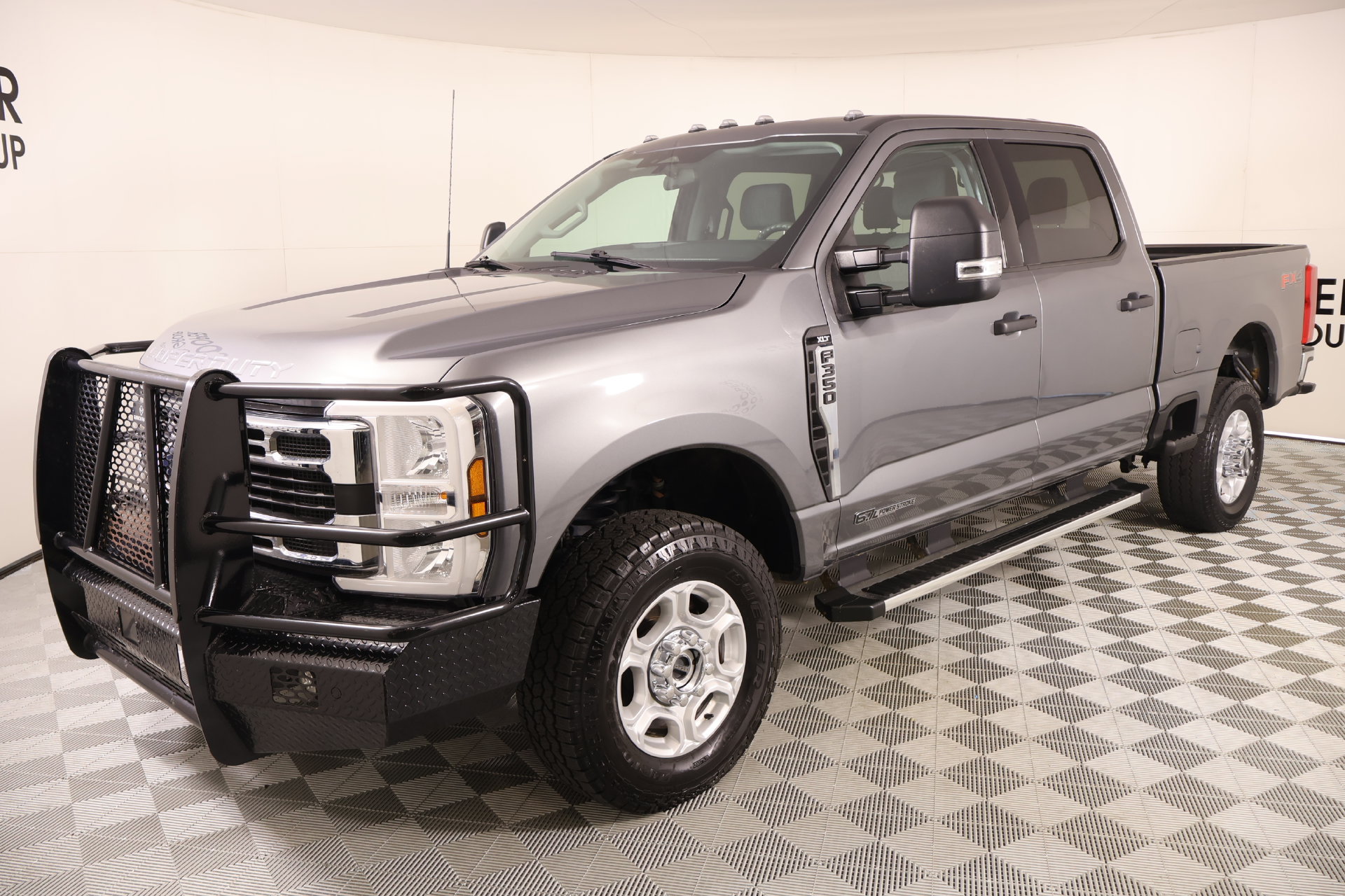 Used 2025 Ford F350 XLT w/ FX4 Off-Road Package AWD/4WD image 9