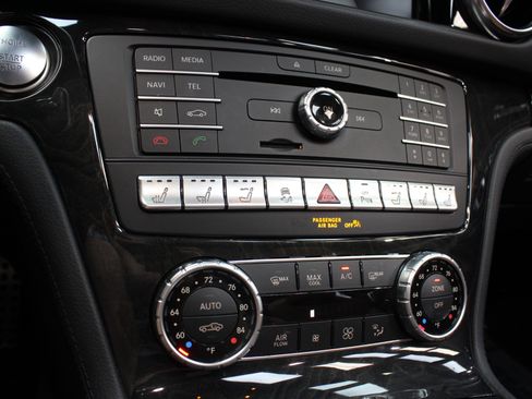 Used 2017 Mercedes-Benz SL 550 image 51