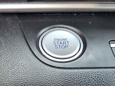 Used 2023 Hyundai Elantra SEL w/ Convenience Package image 11