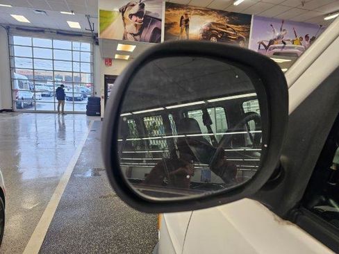 Used 2001 Dodge B2500 Passenger RWD image 20