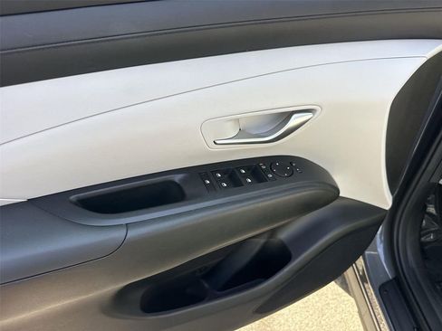 Used 2025 Hyundai Tucson SEL FWD image 20