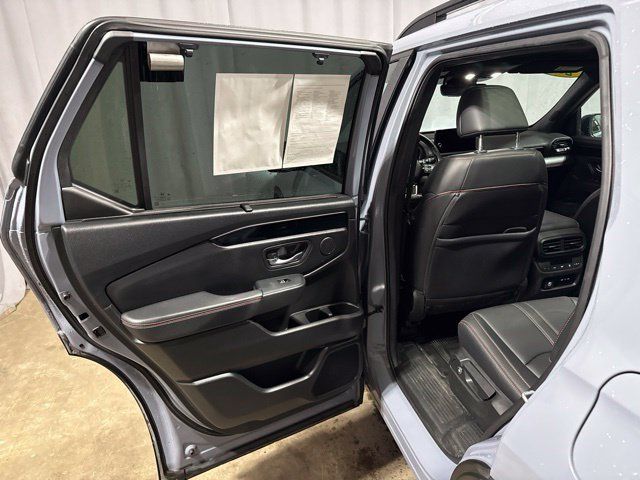 Used 2024 Honda Pilot TrailSport image 25