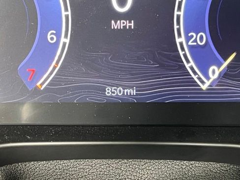 Used 2025 Jeep Grand Cherokee Limited AWD/4WD image 27