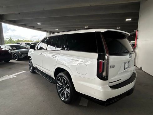 Used 2022 Cadillac Escalade Sport image 3