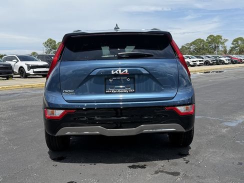 New 2026 Kia Niro Wind FWD image 5