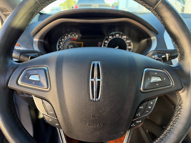 Used 2016 Lincoln MKZ w/ Equipment Group 300A Reserve FWD image 30