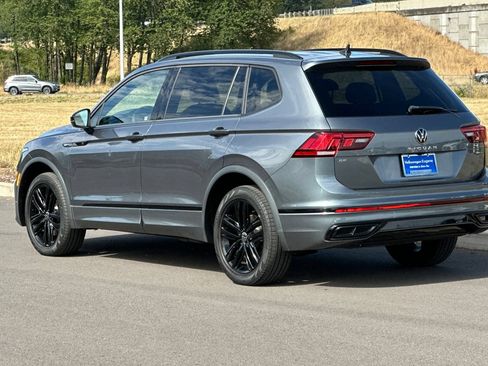 Used 2022 Volkswagen Tiguan SE R-Line AWD/4WD image 5