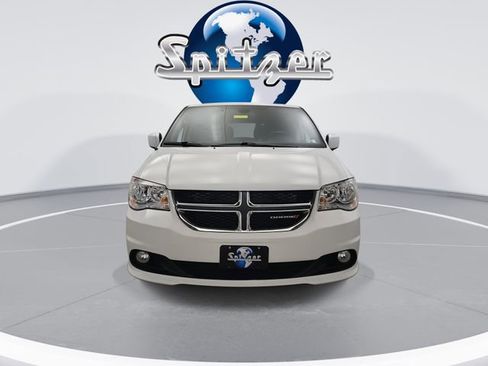 Used 2019 Dodge Grand Caravan SXT w/ Driver Convenience Group image 3