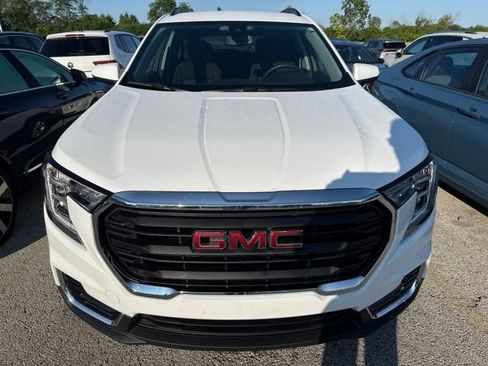 Used 2024 GMC Terrain SLE w/ Driver Convenience Package FWD image 8
