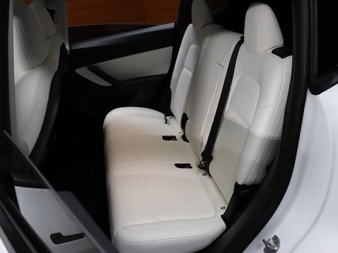 Used 2021 Tesla Model Y Long Range image 47