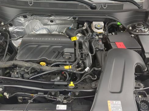 Used 2025 Chevrolet Trax LT w/ Driver Confidence Package image 27