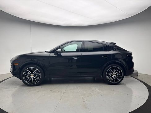 Certified 2024 Porsche Cayenne Coupe AWD/4WD image 2
