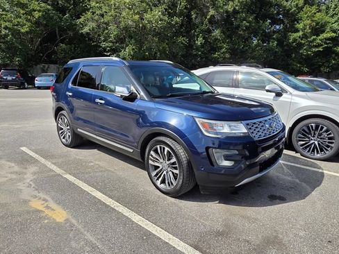 Used 2017 Ford Explorer Platinum AWD/4WD image 1