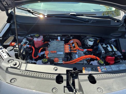 Used 2023 Chevrolet Bolt EUV Premier w/ Sun & Sound Package FWD image 9