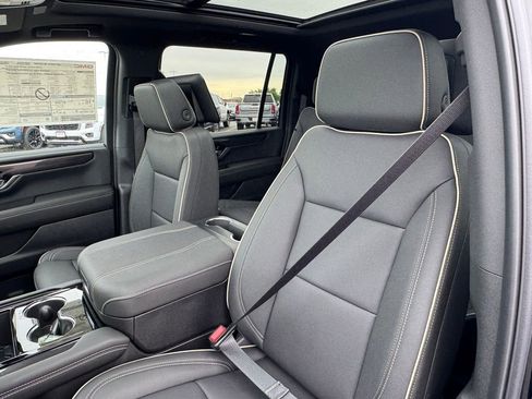 New 2026 GMC Yukon XL Elevation w/ Elevation Premium Package AWD/4WD image 20