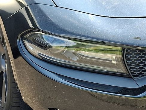 Used 2017 Dodge Charger R/T Scat Pack w/ Technology Group RWD image 9