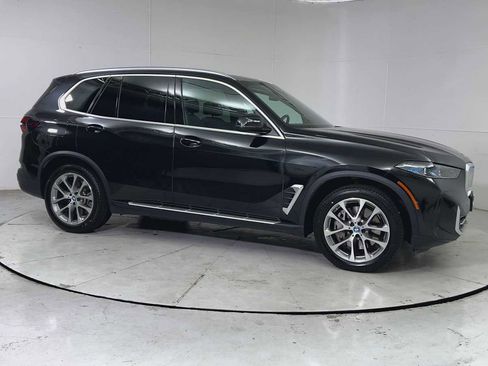 Used 2025 BMW X5 xDrive50e image 8