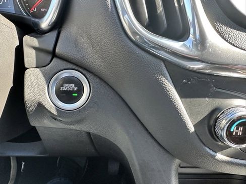 Used 2022 Chevrolet Equinox LT image 19