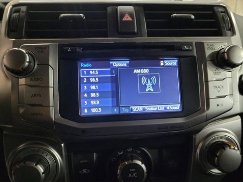 Used 2017 Toyota 4Runner SR5 AWD/4WD image 25