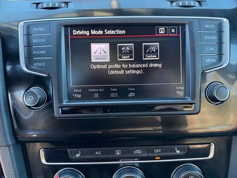 Used 2017 Volkswagen GTI Sport image 16