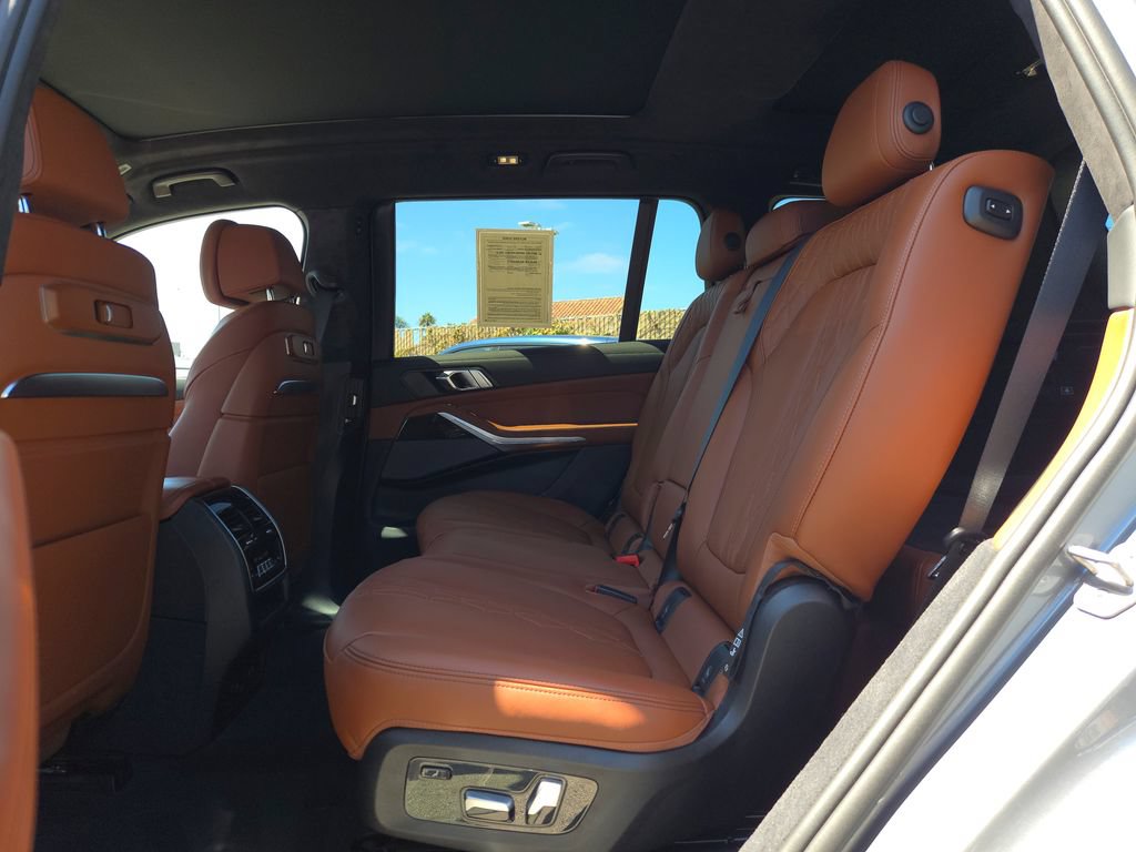 Used 2024 BMW X7 M60i w/ Climate Comfort Package AWD/4WD image 9
