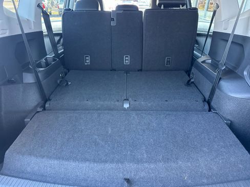 Used 2024 Volkswagen Tiguan SE image 14