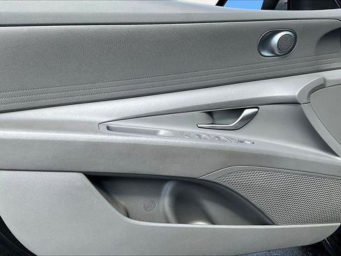 Used 2024 Hyundai Elantra SEL FWD image 19