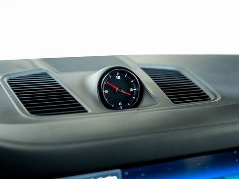 Used 2022 Porsche Cayenne S Platinum image 47